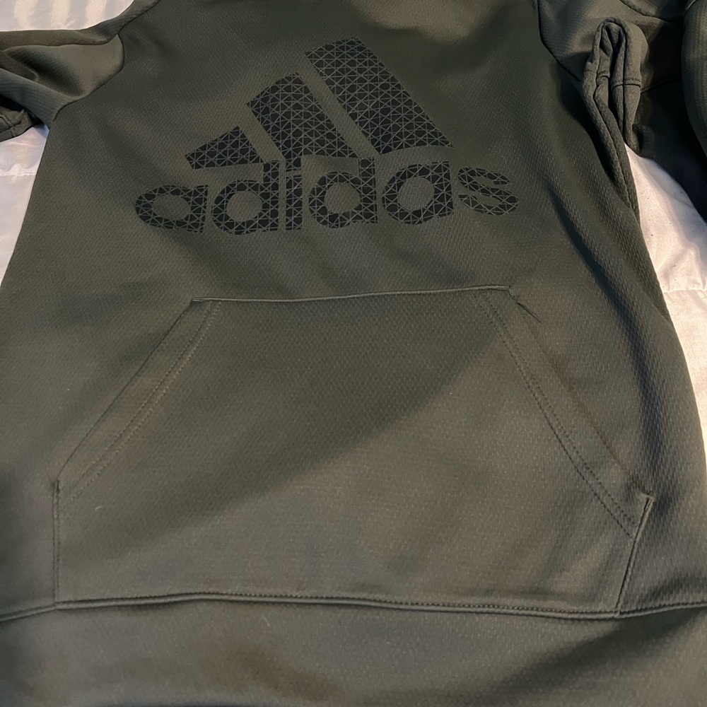 Men’s adidas  dark gray Logo Pullover Hoodie men’s small